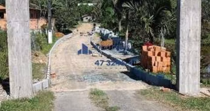 Sitio com saida para a BR 101 em Balneario Picarras