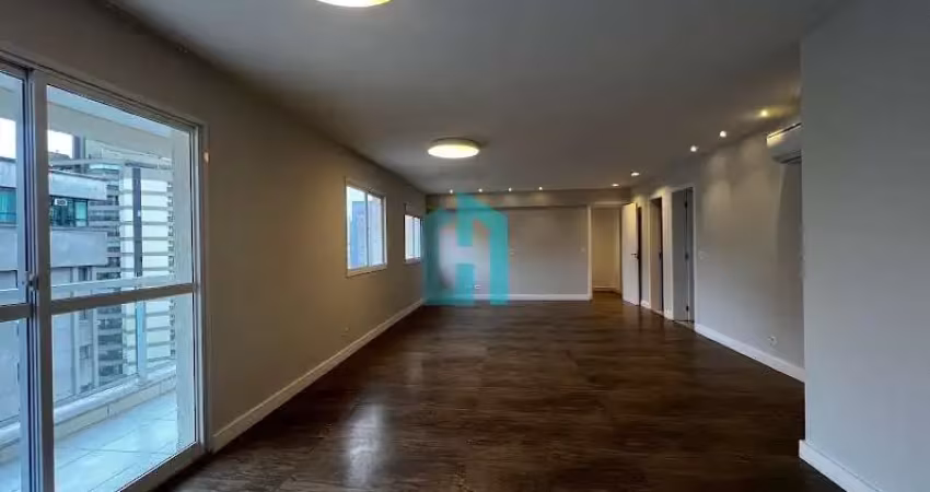 Apartamento com 3 quartos para alugar na Rua Araguari, 666, Moema, São Paulo