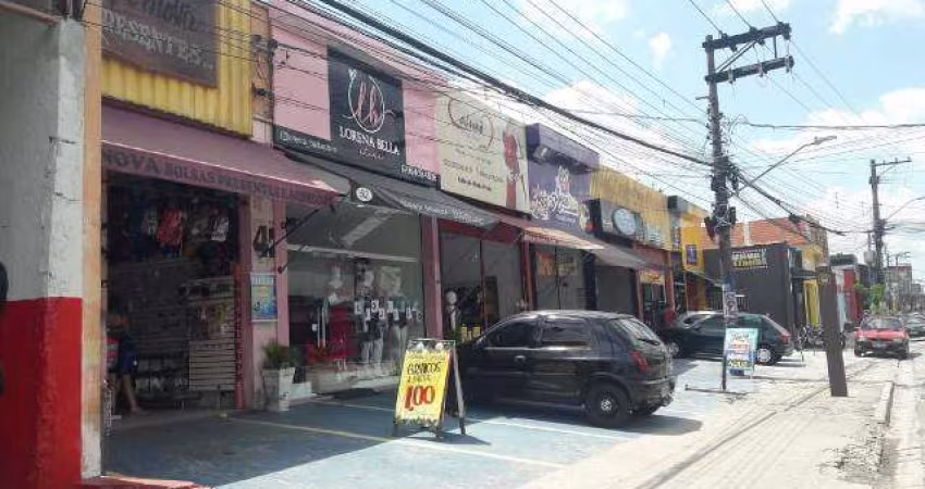 Centro Comercial na Vila Nova Curuça com 7 Lojas
