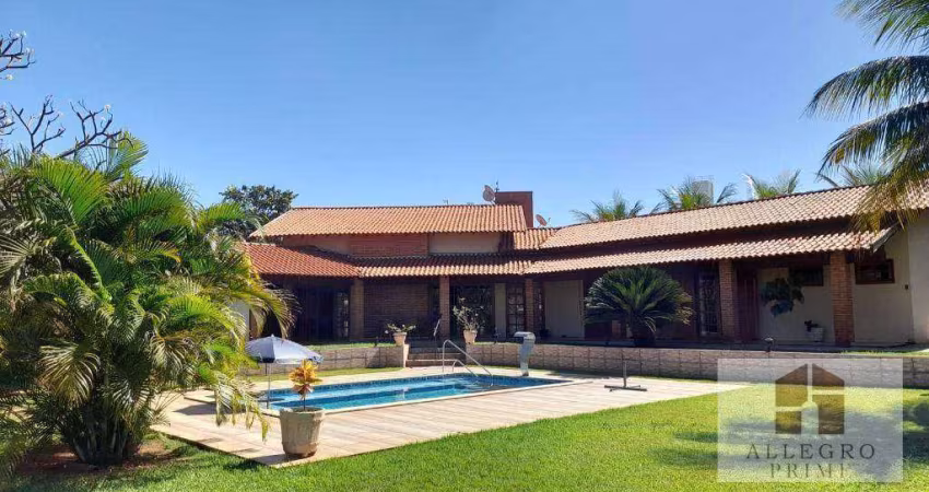 Rancho à venda na Enseada Azul II com 2 suítes e 2 vagas de garagem / Fronteira-MG
