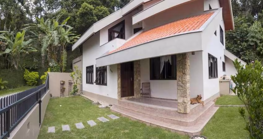 Casa à venda no bairro Santa Rita em Brusque/SC