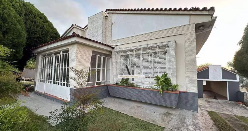 Casa com 2 dormitórios à venda, 300 m² por R$ 1.599.990,00 - Arujazinho I. II E III - Arujá/SP