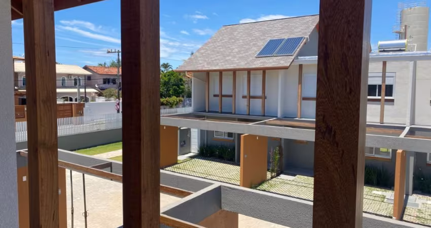 CASA 2 DE DORMITÓRIOS EM CONDOMÍNIO FECHADO NO BAIRRO MORRO DAS PEDRAS- FLORIANÓPOLIS/SC
