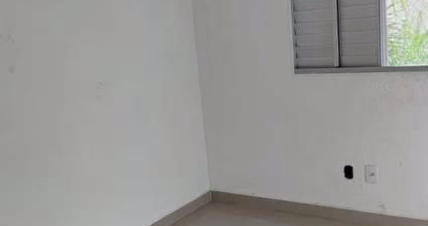 Apartamento para Locação em São Paulo, JARDIM MARILU, 3 dormitórios, 1 banheiro, 1 vaga