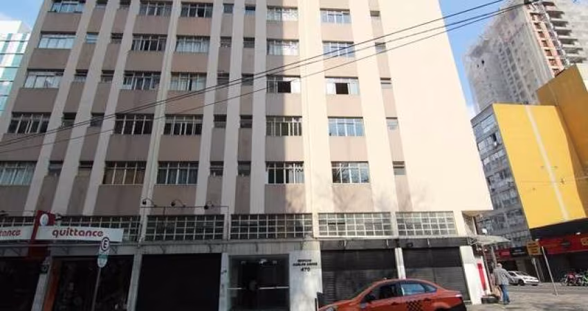 Kitinet com 1 quarto  para alugar, 30.00 m2 por R$850.00  - Centro - Curitiba/PR