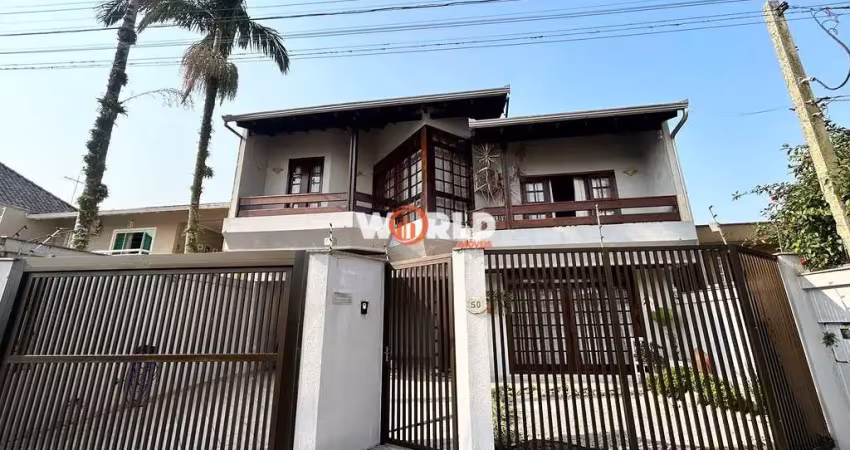 sobrado com 4 quartos (1 suíte)  com piscina