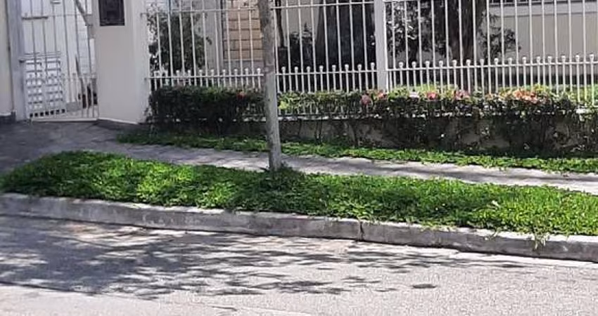 Casa tipo para venda com 5 quartos, sendo 2 suítes, 219m²