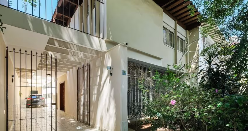 Casa tipo para venda com 4 quartos, sendo 1 suíte, 269m²