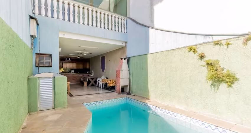 Sobrado para venda com 4 quartos, sendo 2 suítes, 385m²