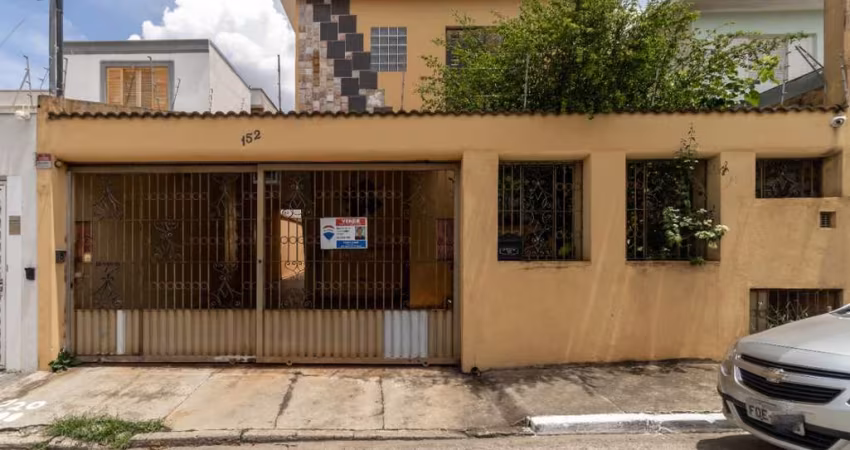 Sobrado para venda com 4 quartos, sendo 1 suíte, 212m²