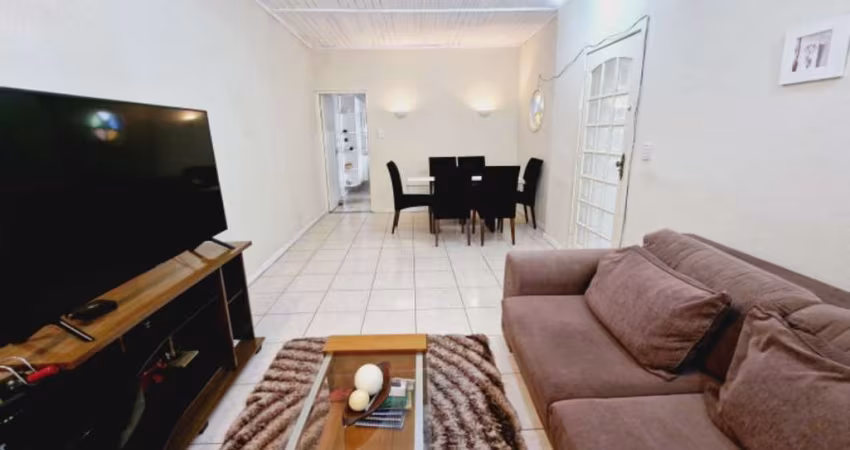 Casa tipo para venda com 3 quartos, 210m²