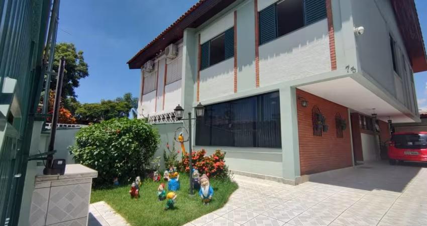 Sobrado para venda com 4 quartos, sendo 1 suíte, 167m²