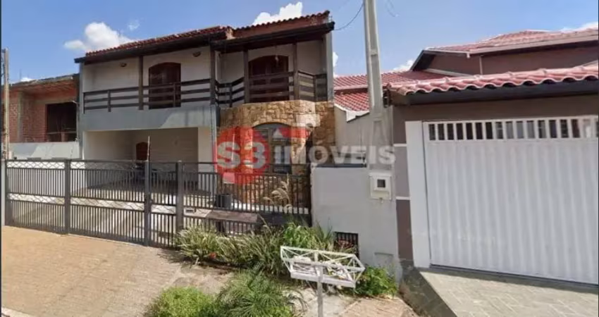 Casa de vila para venda em jardim regina com 4 quartos, sendo 2 suítes, 235m²