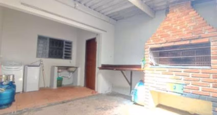 Casa com 3 dormitórios à venda, 190 m² por R$ 400.000,00 - Jardim Dona Nicota de Barros - Botucatu/SP
