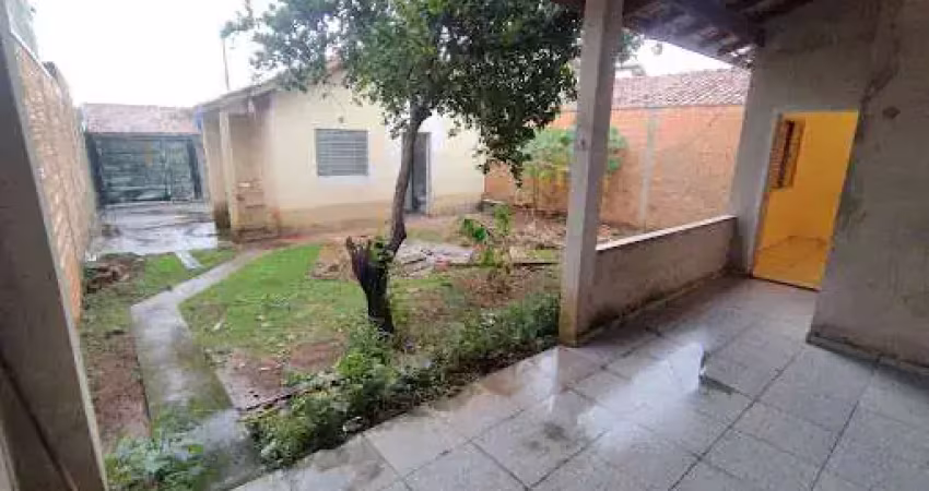 Casa com 2 dormitórios à venda, 90 m² por R$ 210.000,00 - Comerciários III - Botucatu/SP