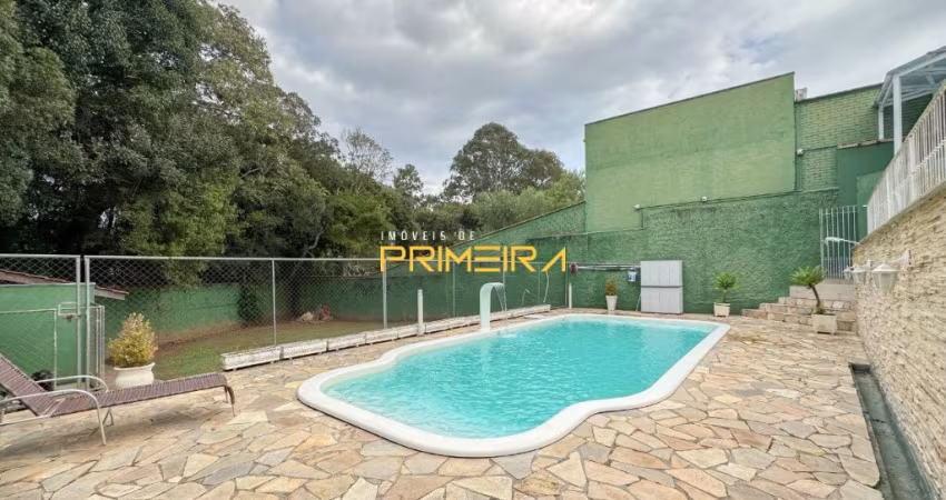 Casa com 3 dormitórios à venda, 240 m²