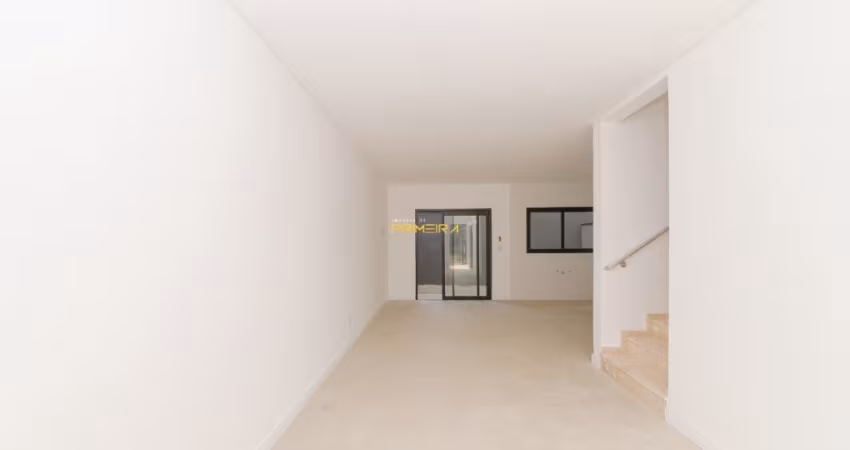 Sobrado Moderno com Terraço e Quintal no Uberaba – 3 Quartos, 1 Suíte e 2 Vagas!
