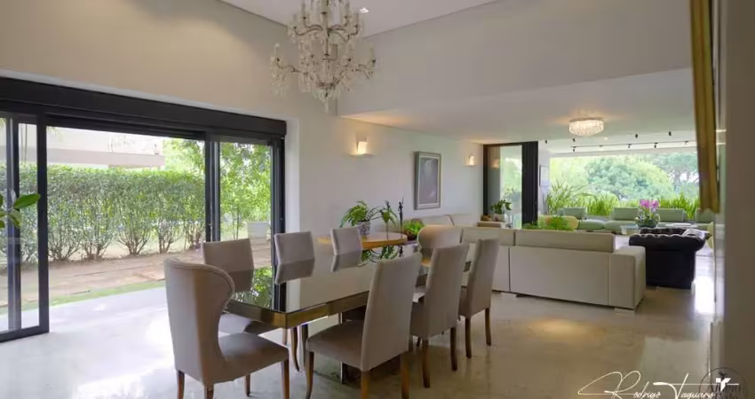 Sobrado mobiliado no aldeia do vale – 5 suítes, 697 m² e lazer completo