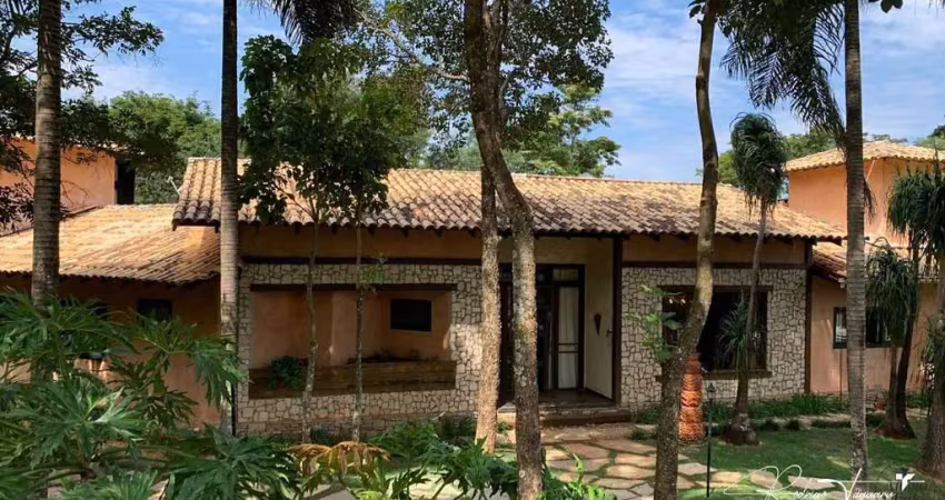 Sobrado com vista para o lago no Aldeia do Vale – 5.120 m² de exclusividade, natureza e lazer completo