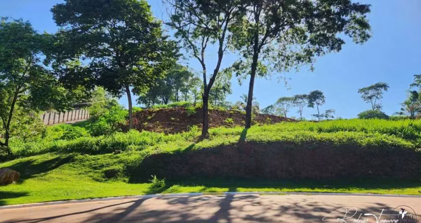 Terreno no aldeia do vale – 2.525 m², vista espetacular e localização privilegiada no lado alto