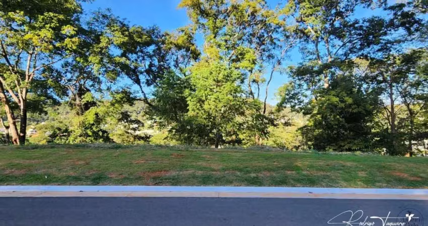 Terreno no aldeia do vale – 3.527 m² no lado alto com vista para área verde