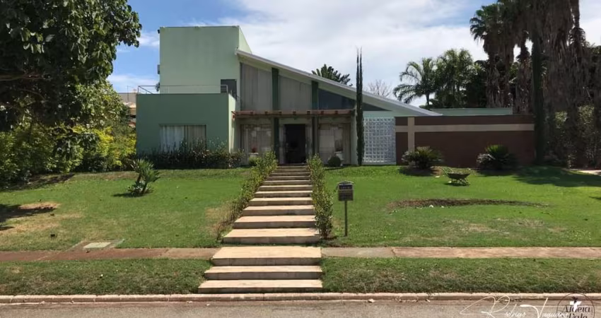 Casa térrea à venda no Aldeia do Vale com 5 suítes, estúdio musical e lazer completo