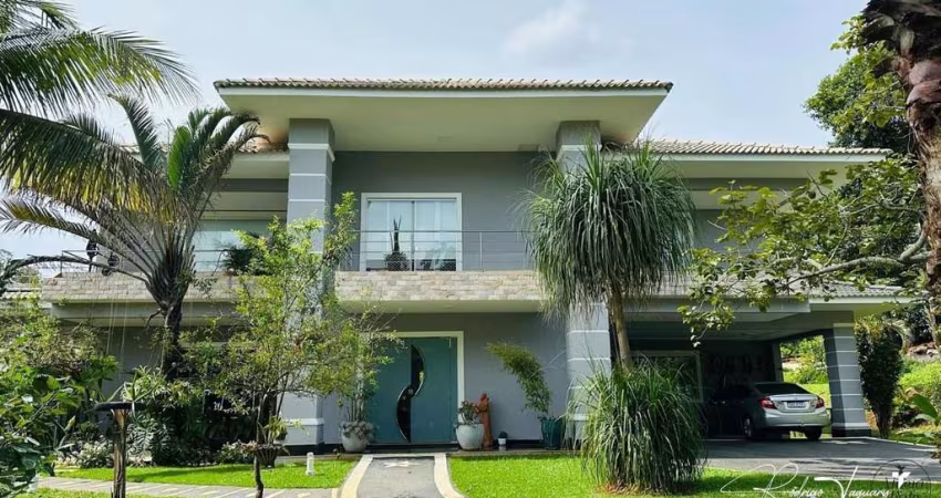 Casa com Vista para o Lago no Aldeia do Vale – 5 Suítes e Lazer Completo