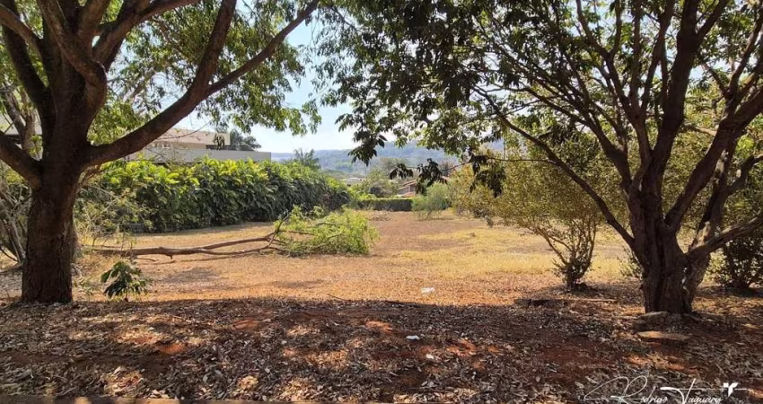Terreno Central com Plateau Pronto – Aldeia do Vale