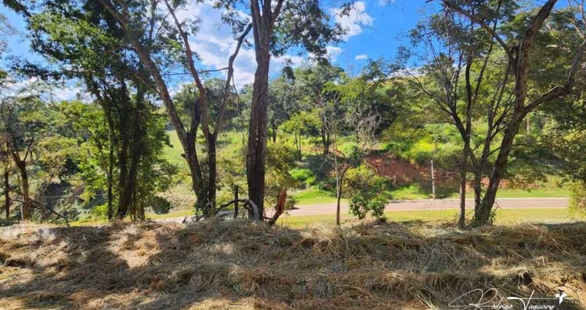 Terreno Amplo e Reservado no Lado Alto – Aldeia do Vale