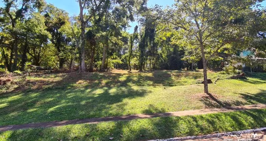 Terreno com Vista para o Lago – Próximo à Hípica
