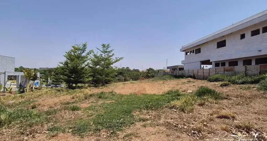 Aldeia do vale – terreno plano à beira do lago em rua reservada em goiânia