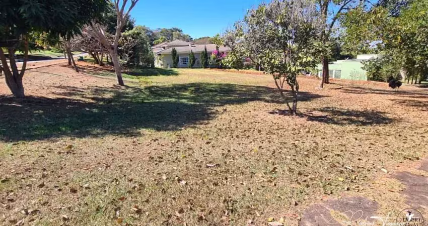Aldeia do vale – terreno de esquina 2.179 m² próximo à entrada do condomínio em goiânia