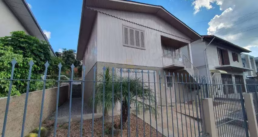 Linda casa mista com 2 pavimentos