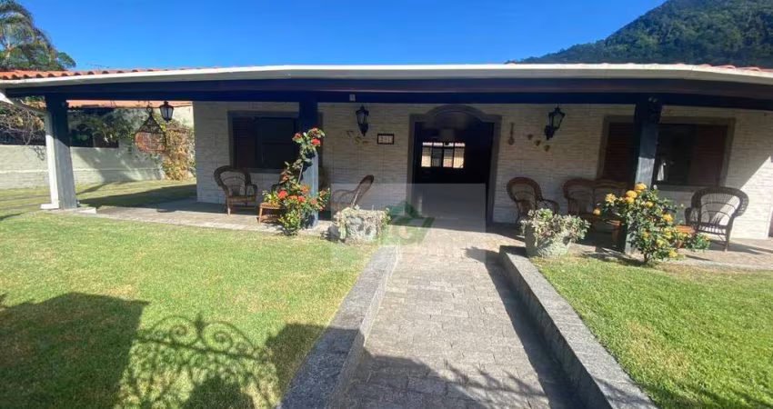 Casa com 2 dormitórios à venda, 245 m² por R$ 1.500.000,00 - Barequeçaba - São Sebastião/SP