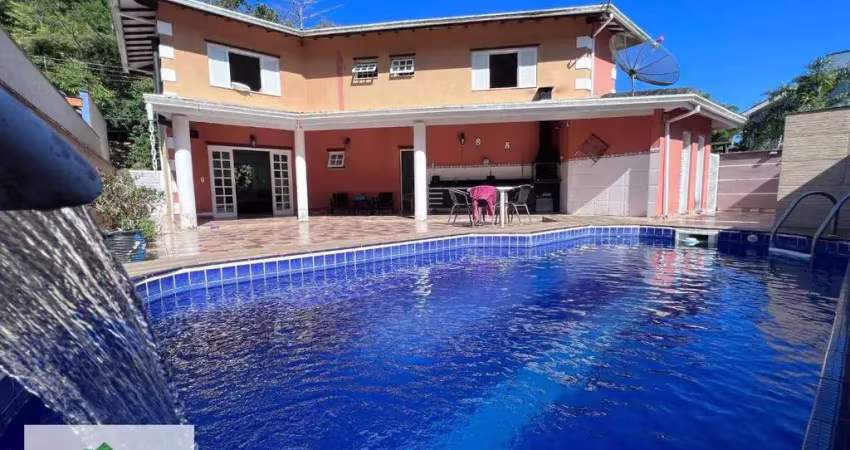 Sobrado à venda com uma área total de 337,00m² e área construída de 240,54m² no condomínio recanto sandra em caraguatatuba no litoral norte de são pau