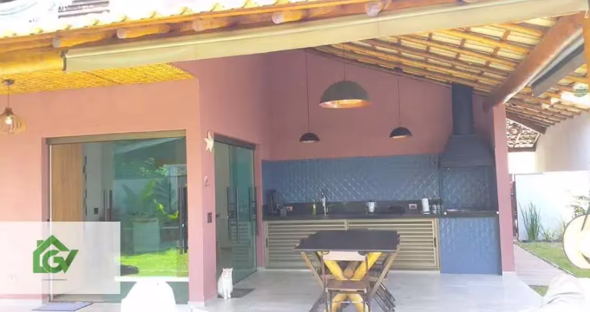 Sobrado à venda com 03 suítes, área total de 337,50m² e área construída de 262,70m² no condomínio recanto sandra em caraguatatuba no litoral norte.
