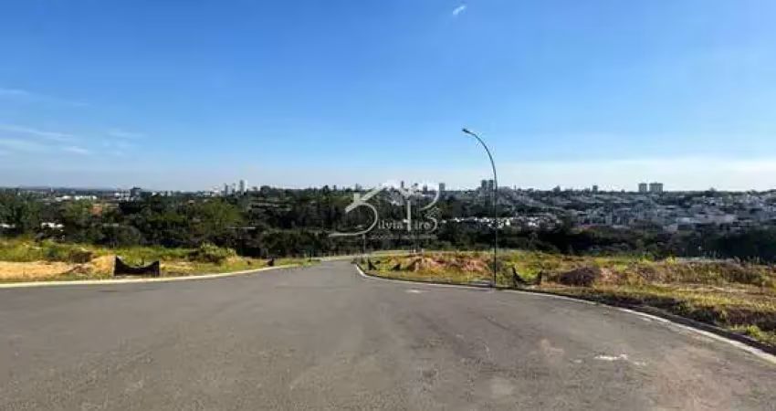 Lote com 480m2 à venda no alto do Condomínio Clube Casa do Lago em Indaiatuba