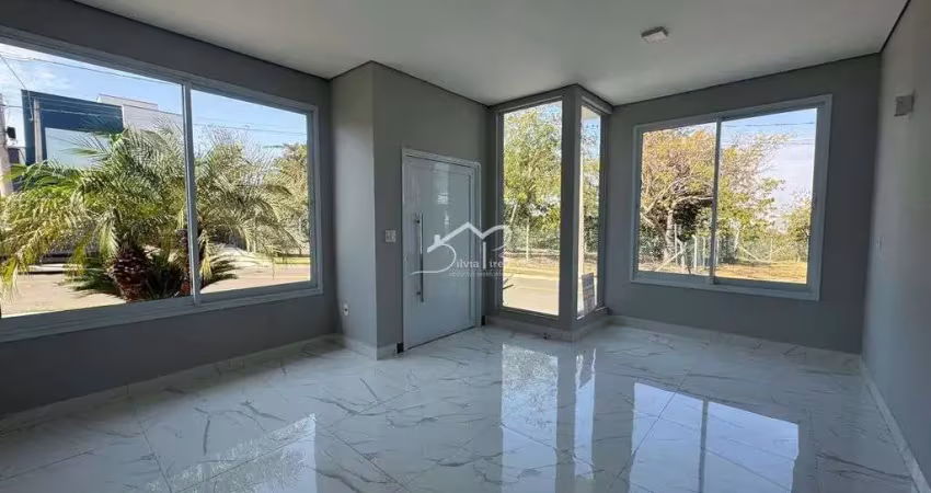 Casa de esquina com piscina e vista pra mata à venda em condomínio em indaiatuba