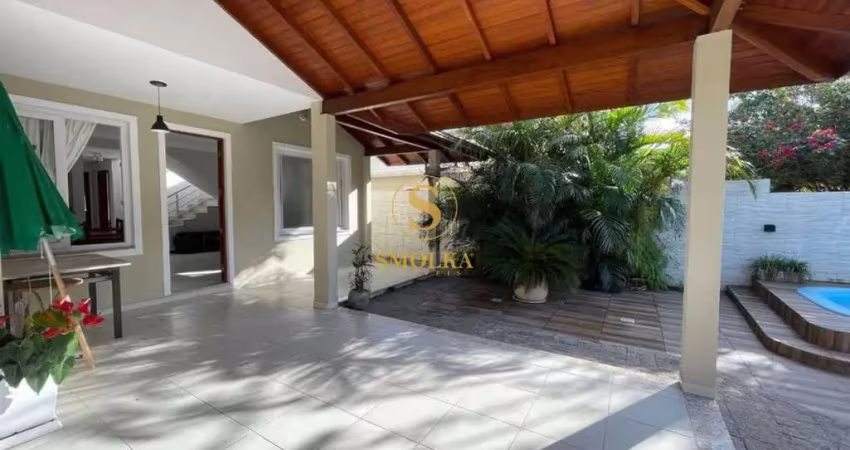 Casa em condomínio fechado com 3 quartos para alugar na Rua Durval Pires da Cunha, Sambaqui, Florianópolis