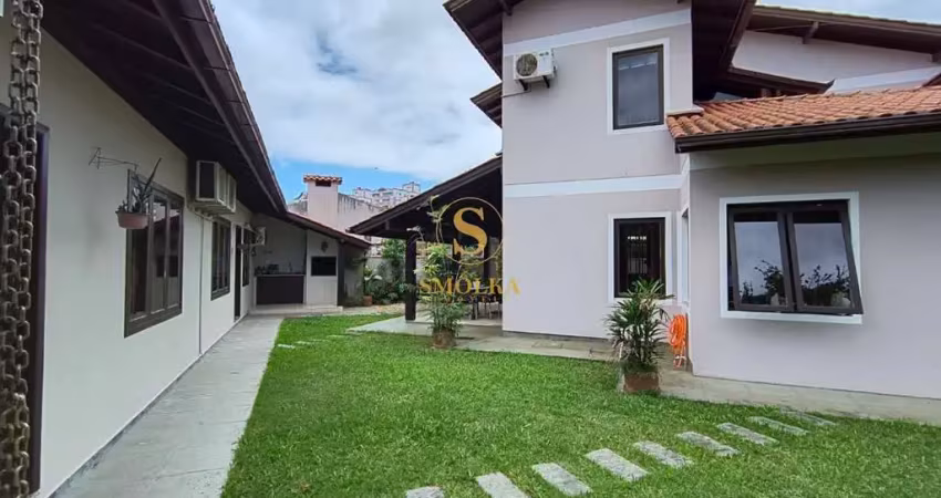 Casa em condomínio fechado com 4 quartos à venda na Rua Itapuã, Itacorubi, Florianópolis