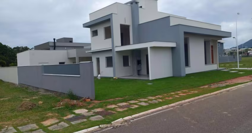 Casa para Venda em Florianópolis, São João do Rio Vermelho, 3 dormitórios, 3 suítes, 1 banheiro, 4 vagas