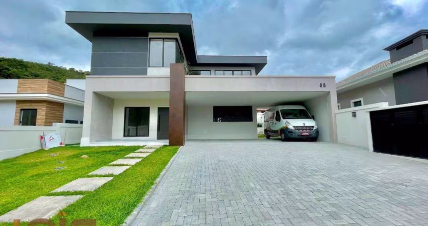 Casa com 4 dormitórios à venda, 220 m² por R$ 1.600.000,00 - Albuquerque - Teresópolis/RJ