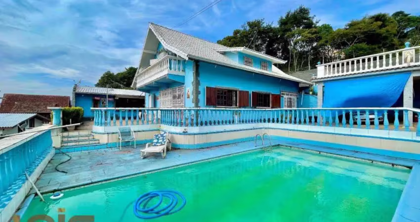 Casa com 4 dormitórios à venda, 250 m² por R$ 900.000,00 - Fazendinha - Teresópolis/RJ