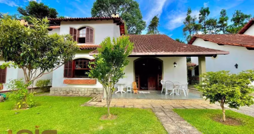 Casa com 3 dormitórios à venda, 170 m² por r$ 950.000,00 - várzea - teresópolis/rj