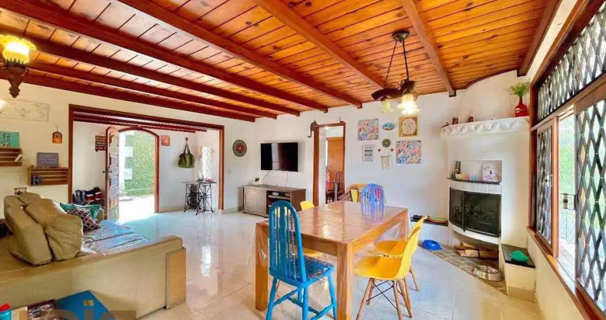 Casa com 3 dormitórios à venda, 160 m² por R$ 750.000,00 - Cascata do Imbuí - Teresópolis/RJ