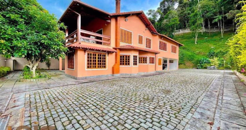 Elegância e Conforto em Albuquerque - Teresópolis/RJ - Casa Alto Padrão à venda - R$ 2.100.000,00