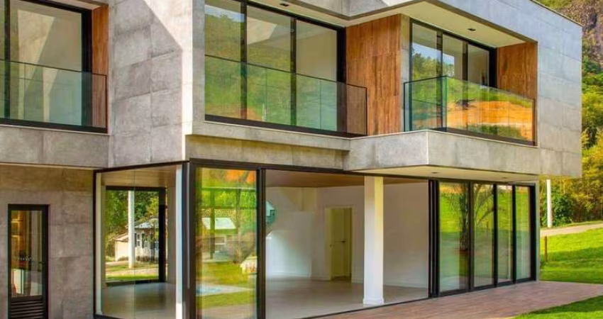 Casa com 4 dormitórios à venda, 446 m² por R$ 4.343.000,00 - Itaipava - Petrópolis/RJ
