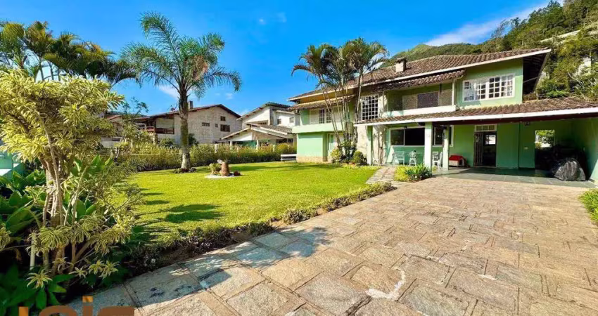 Casa com 5 dormitórios à venda, 231 m² por r$ 3.200.000,00 - comary - teresópolis/rj
