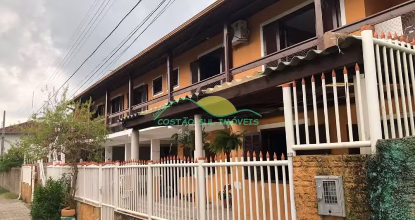'Encante-se com este Espetacular Sobrado com Vista Deslumbrante para a Praia da Tapera!' - Tapera -