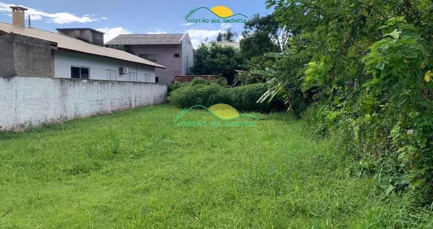 Lindo terreno de posse com 367,50 m², plano, perto da Lagoa do Peri e da Praia do Morro das Pedras